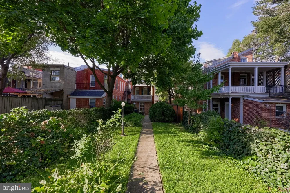 340 E ORANGE STREET Lancaster, PA 17602