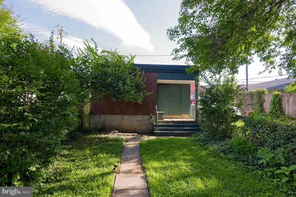 340 E ORANGE STREET Lancaster, PA 17602