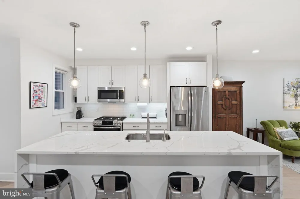 445 KENYON STREET NW Washington, DC 20010