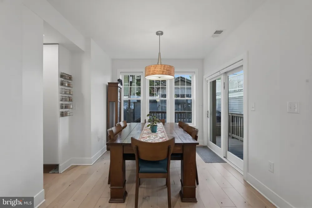 445 KENYON STREET NW Washington, DC 20010