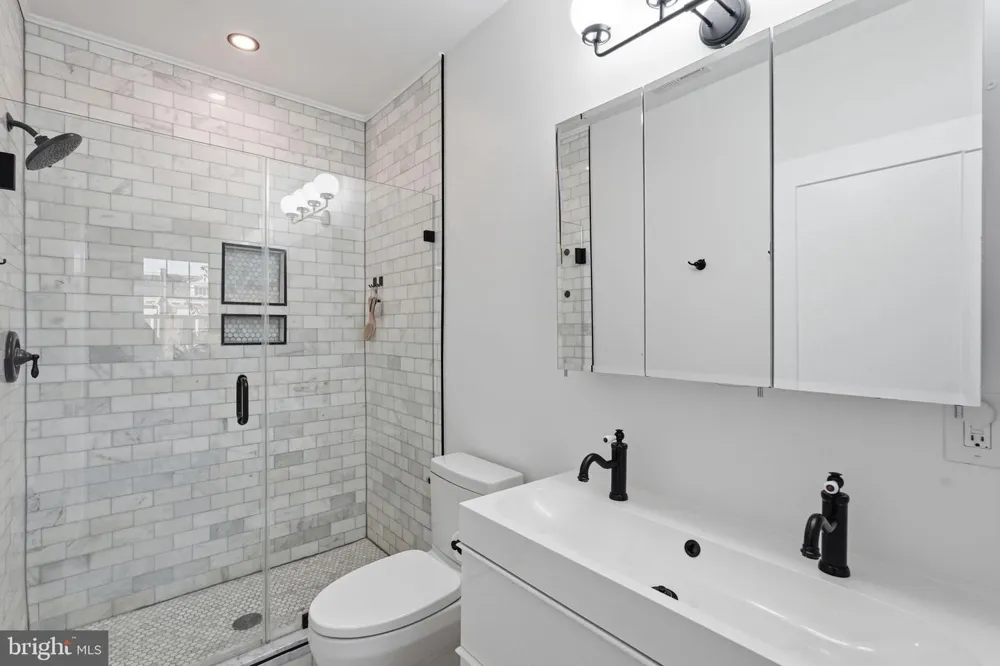 445 KENYON STREET NW Washington, DC 20010