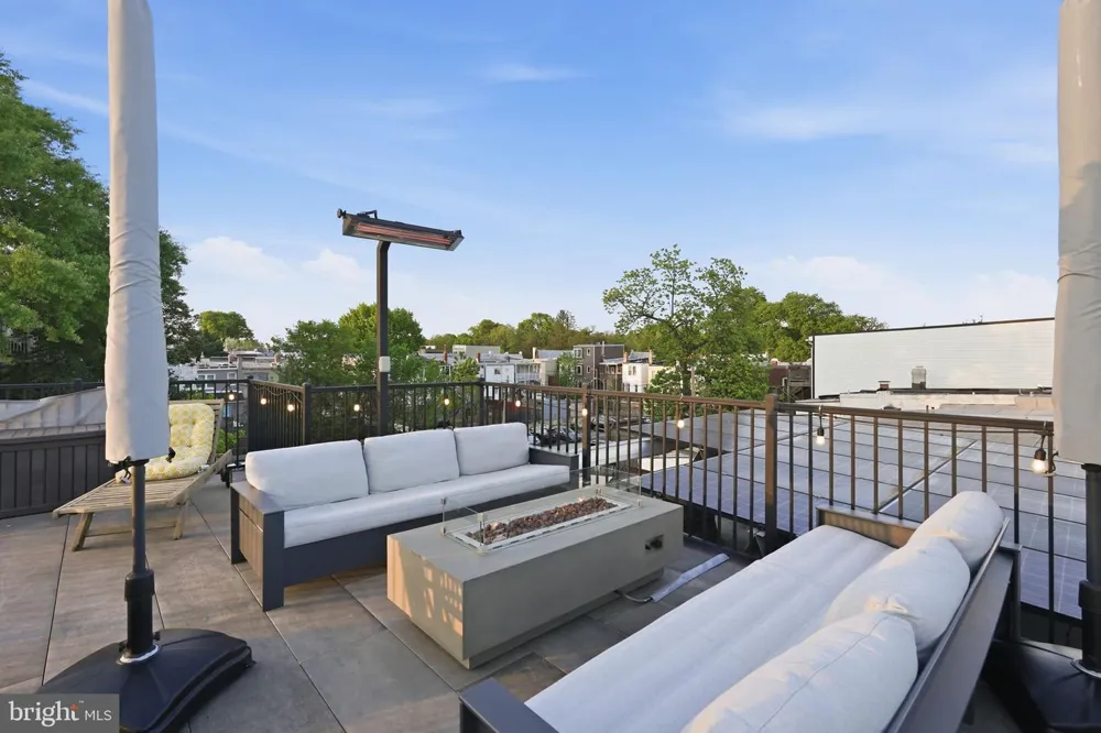 445 KENYON STREET NW Washington, DC 20010