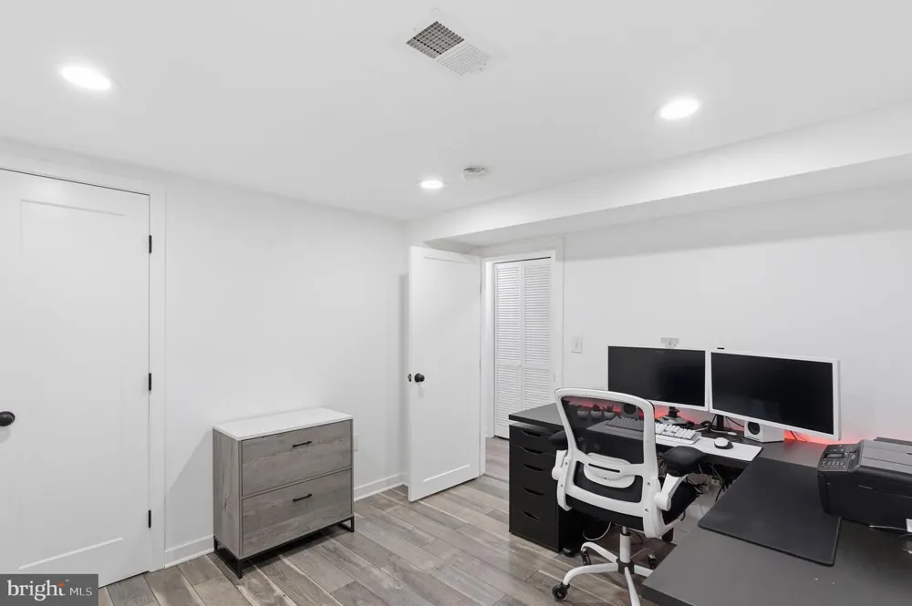 445 KENYON STREET NW Washington, DC 20010