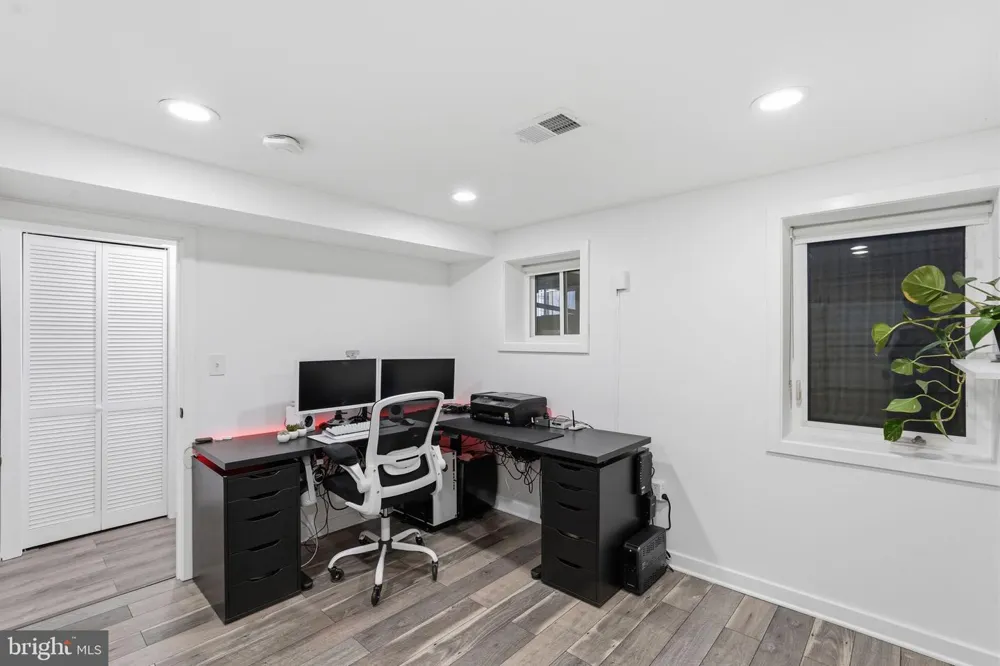 445 KENYON STREET NW Washington, DC 20010