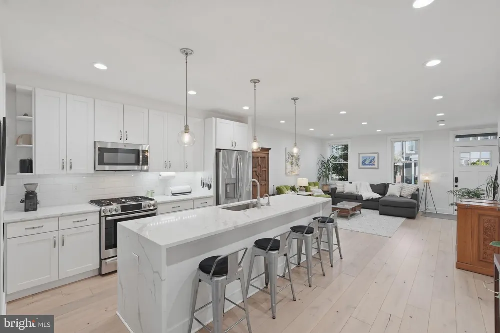 445 KENYON STREET NW Washington, DC 20010