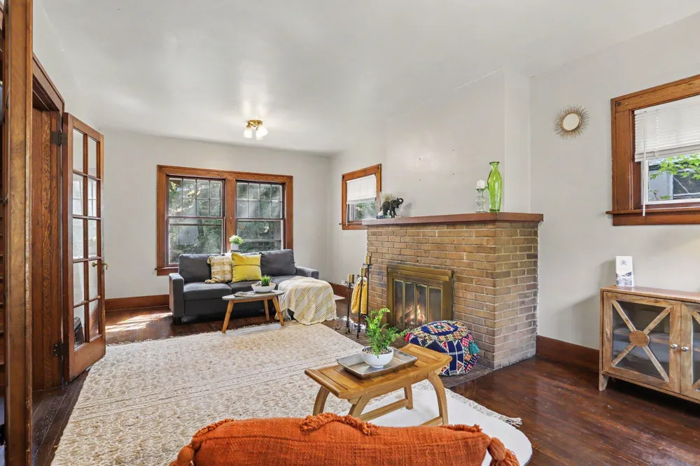 915 Walwood Place Kalamazoo, MI 49007