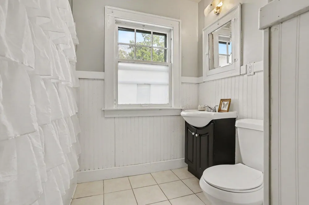 915 Walwood Place Kalamazoo, MI 49007