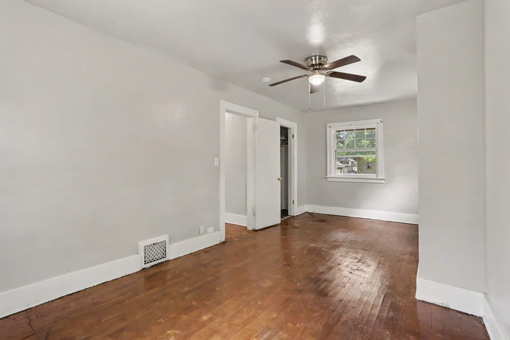 915 Walwood Place Kalamazoo, MI 49007