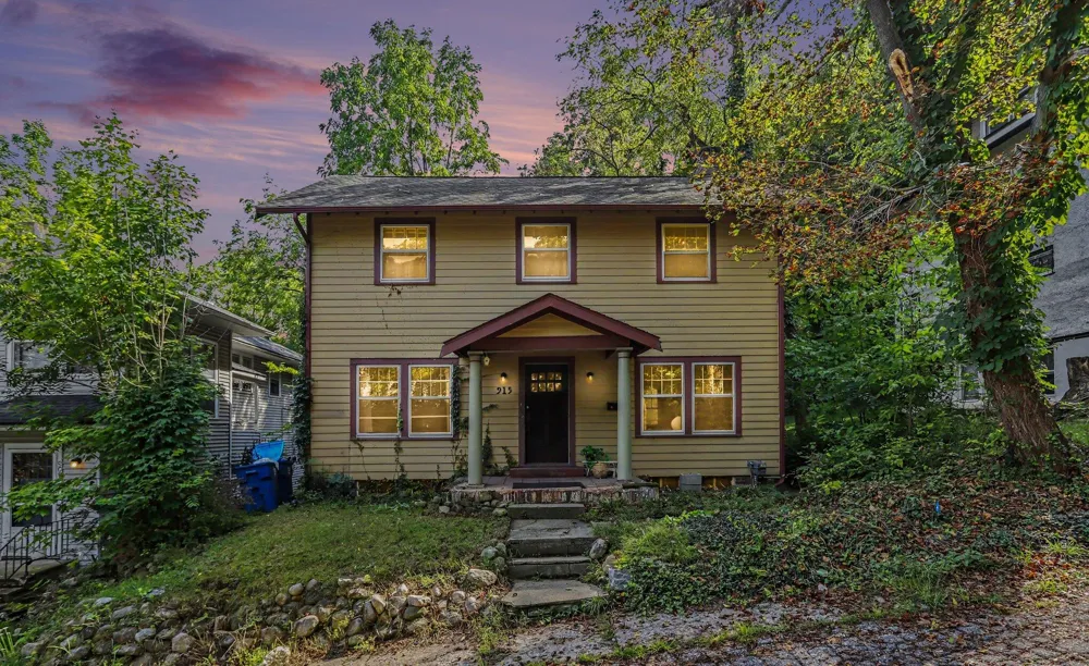 915 Walwood Place Kalamazoo, MI 49007