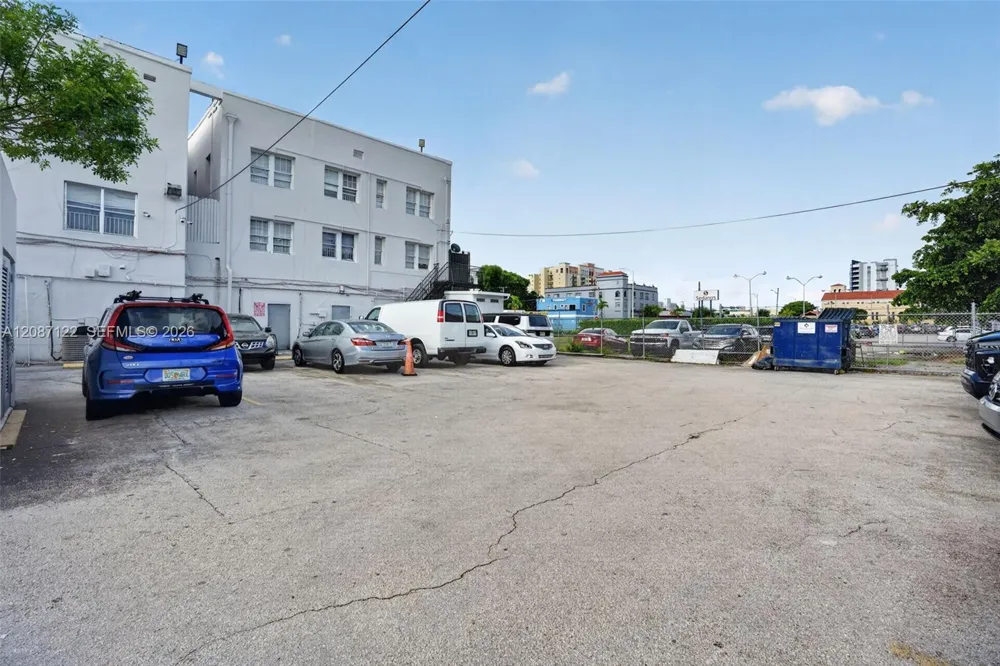 1203 W Flagler ST 