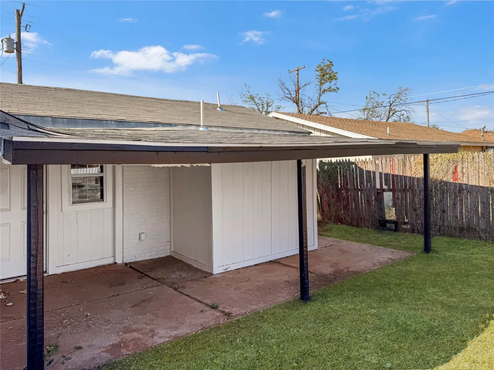 1201 Hickory Sweetwater, TX 79556