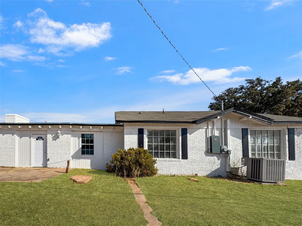 1201 Hickory Sweetwater, TX 79556