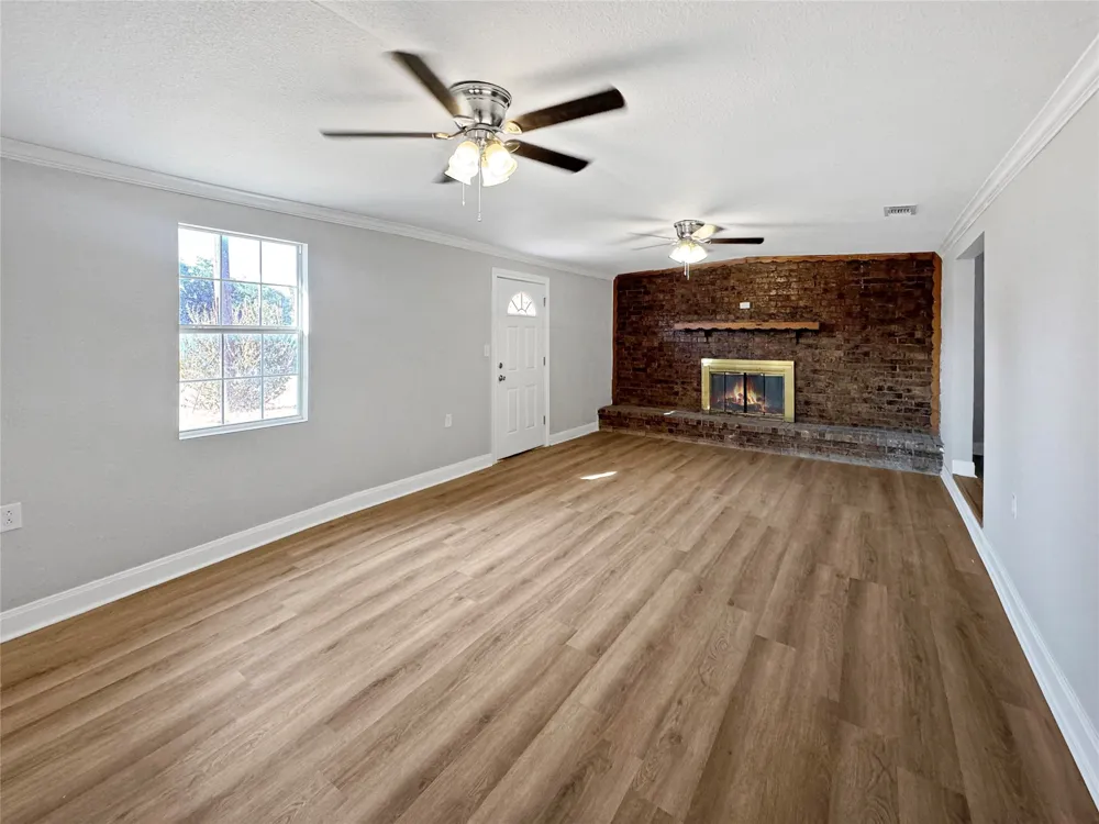 1201 Hickory Sweetwater, TX 79556