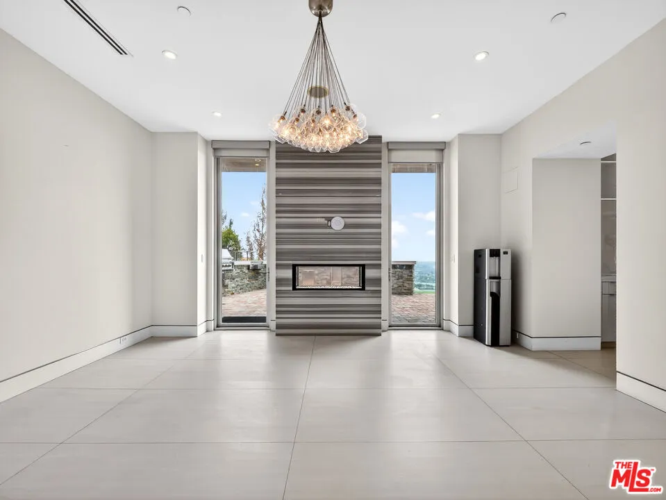 770 Paseo Miramar Los Angeles, CA 90272