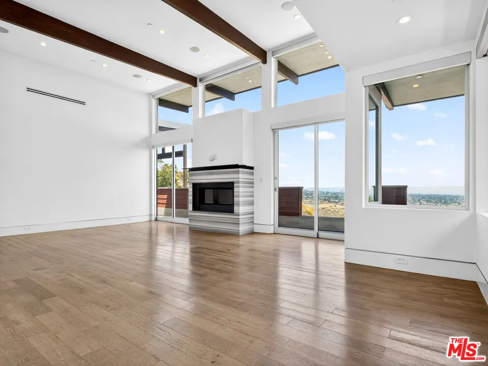 770 Paseo Miramar Los Angeles, CA 90272