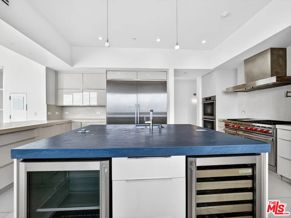 770 Paseo Miramar Los Angeles, CA 90272
