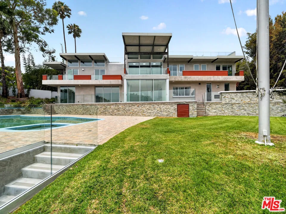 770 Paseo Miramar Los Angeles, CA 90272