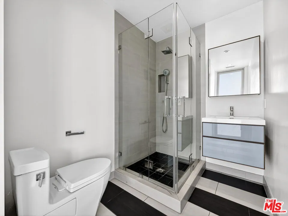 770 Paseo Miramar Los Angeles, CA 90272