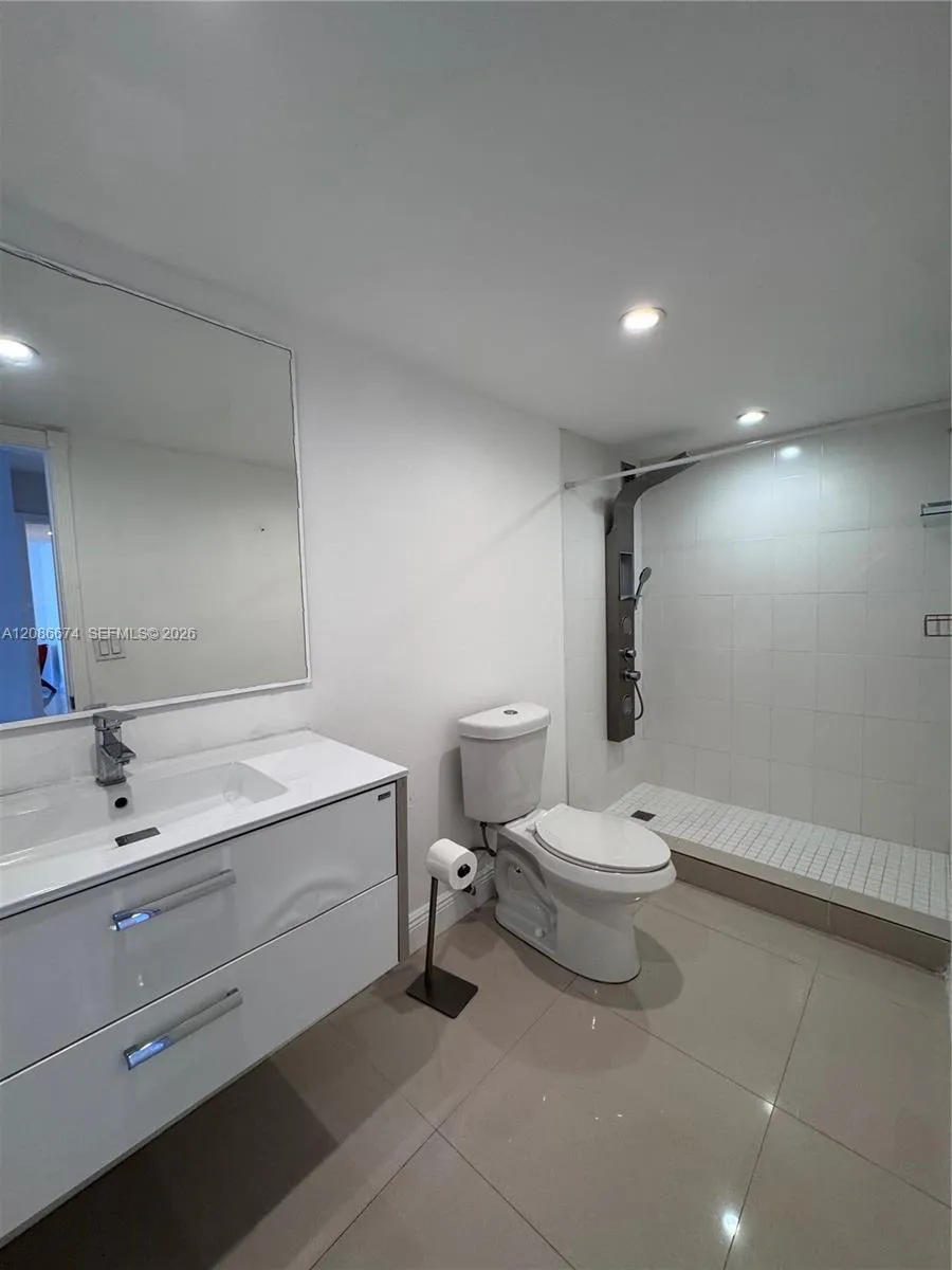 400 Leslie Dr #602 Hallandale Beach, FL 33009