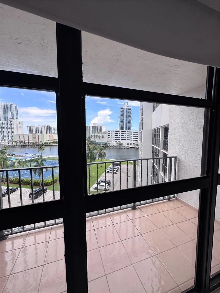 400 Leslie Dr #602 Hallandale Beach, FL 33009