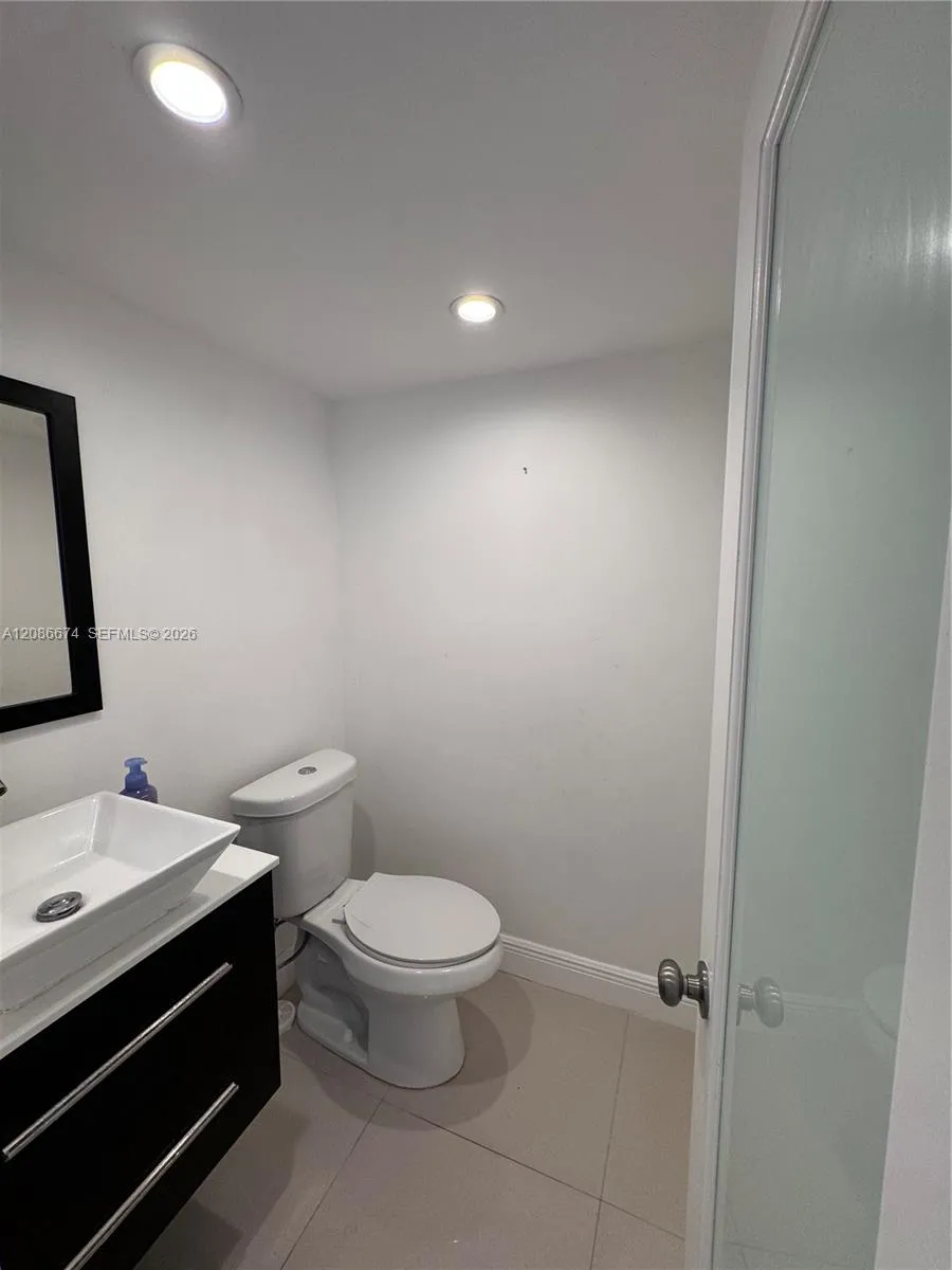 400 Leslie Dr #602 Hallandale Beach, FL 33009