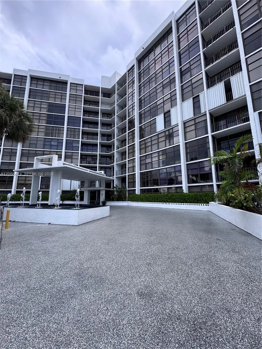 400 Leslie Dr #602 Hallandale Beach, FL 33009
