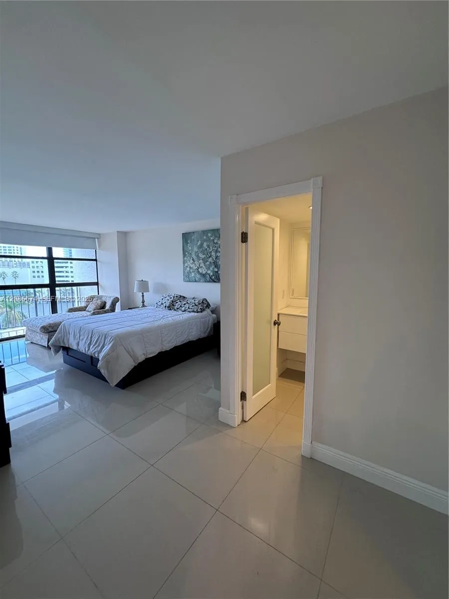 400 Leslie Dr #602 Hallandale Beach, FL 33009
