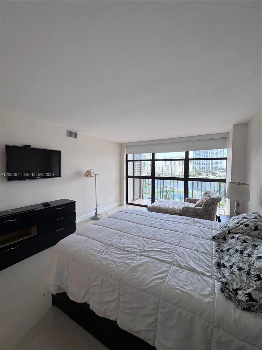 400 Leslie Dr #602 Hallandale Beach, FL 33009