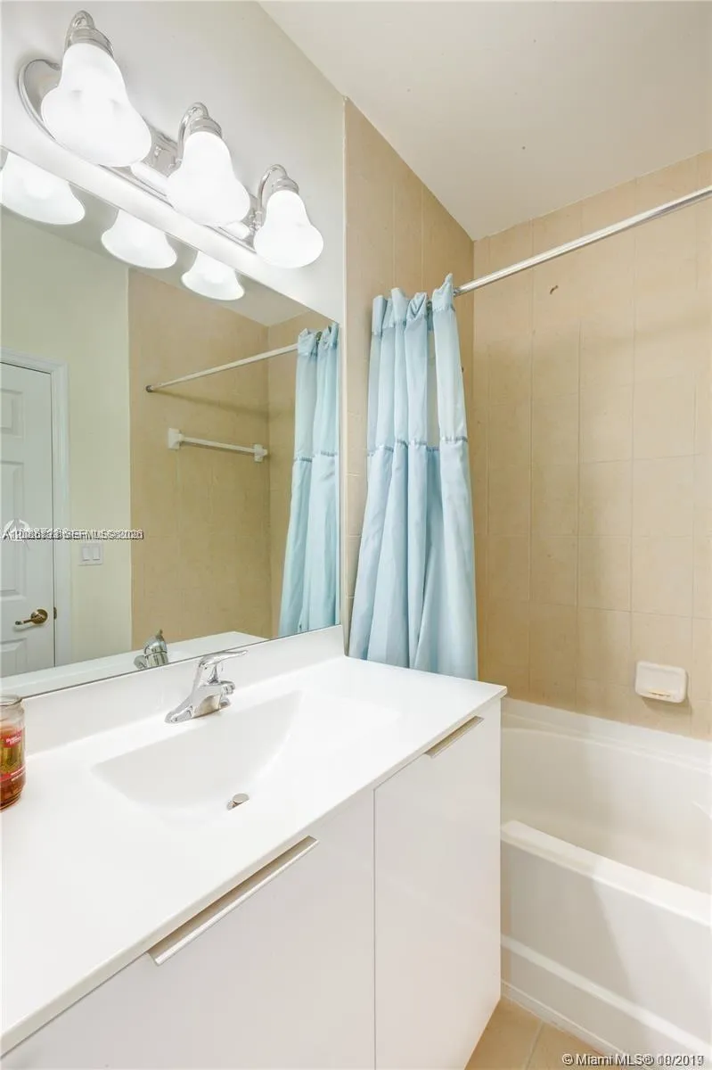 10600 NW 88th #217 Doral, FL 33178