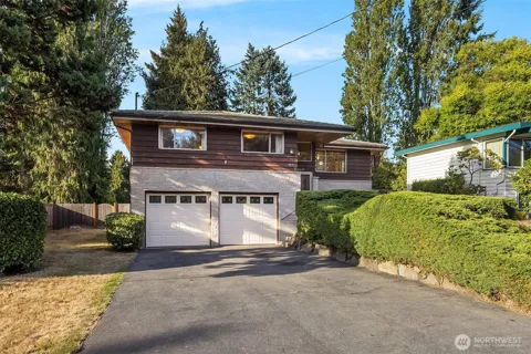 8619 Maple Lane