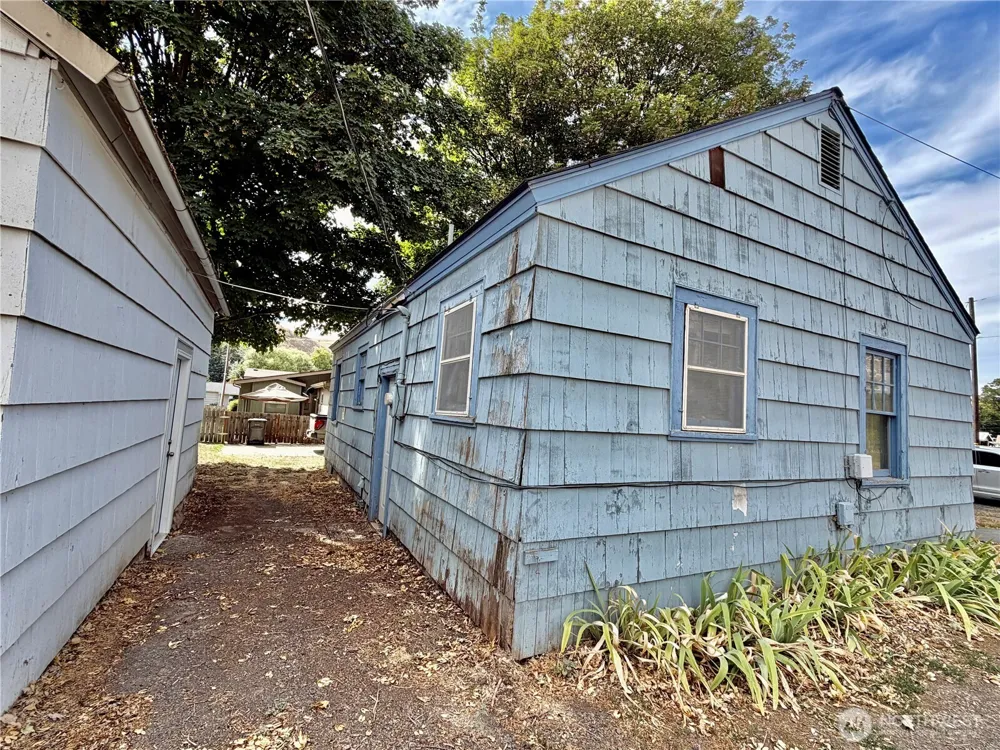 408 E Mustard Dayton, WA 99328