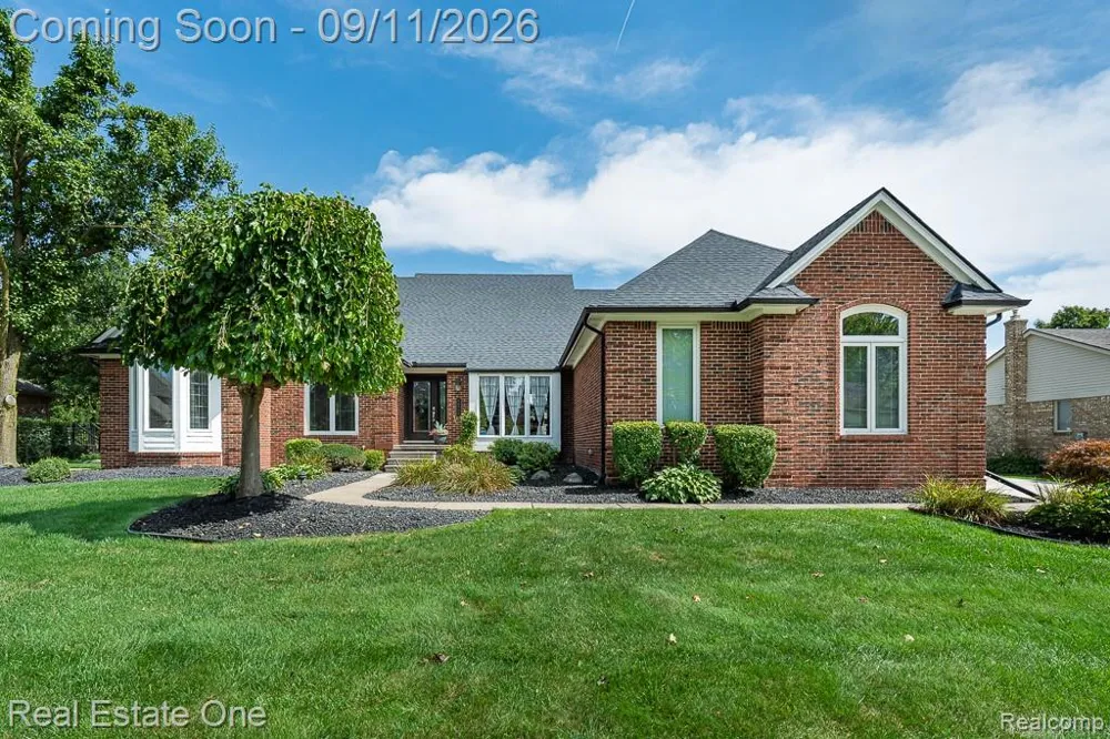54734 Burlington Drive Shelby Charter Township, MI 48315