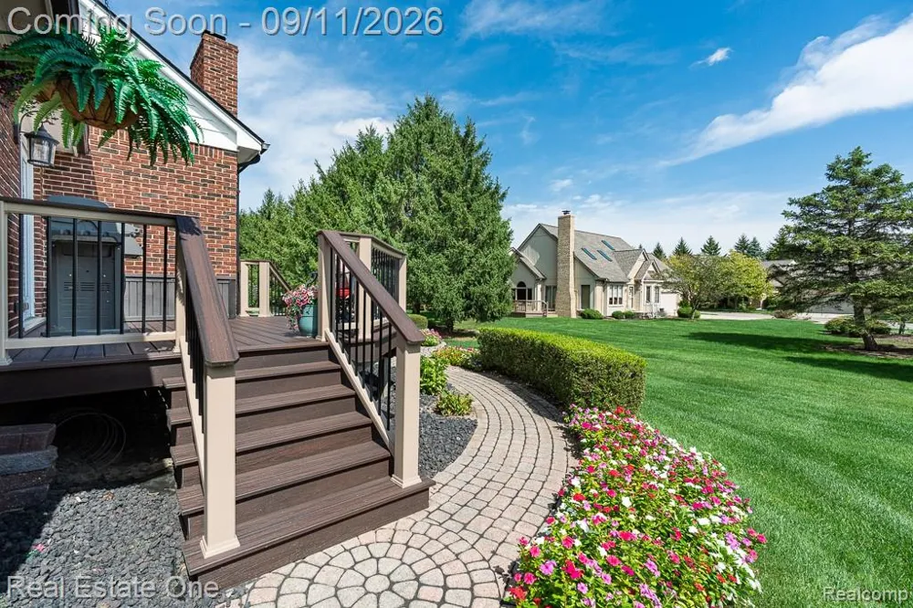 54734 Burlington Drive Shelby Charter Township, MI 48315