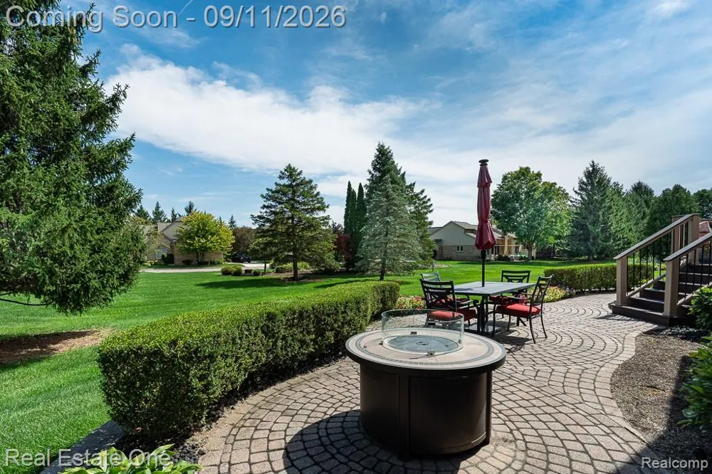 54734 Burlington Drive Shelby Charter Township, MI 48315