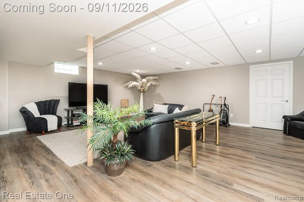 54734 Burlington Drive Shelby Charter Township, MI 48315