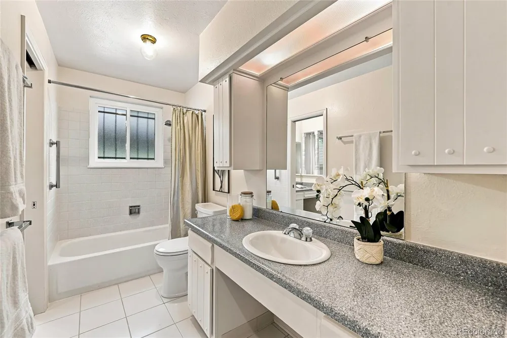 11865 E Louisiana Avenue Aurora, CO 80012