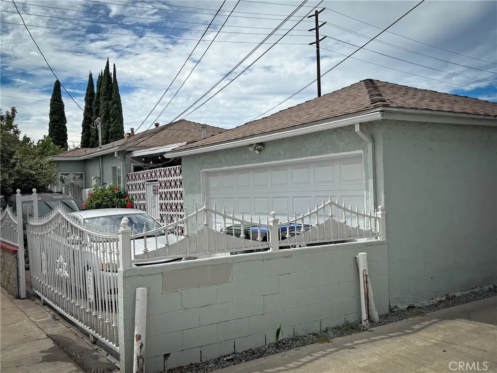 3929 E 56th Street Maywood, CA 90270