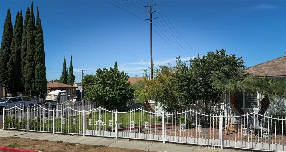 3929 E 56th Street Maywood, CA 90270
