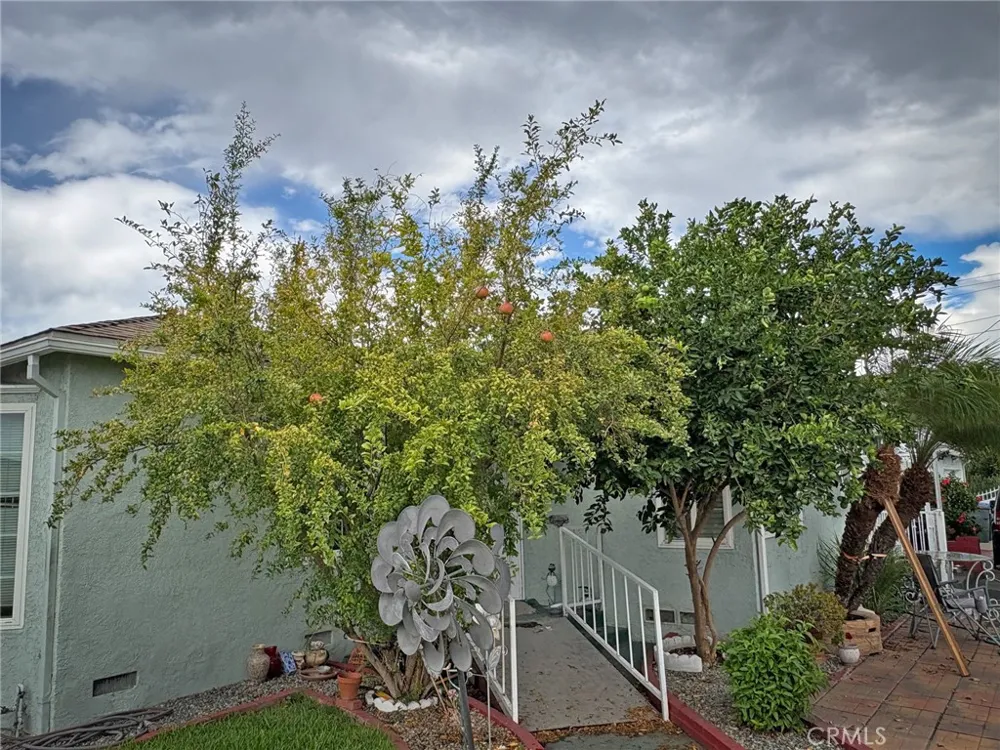 3929 E 56th Street Maywood, CA 90270