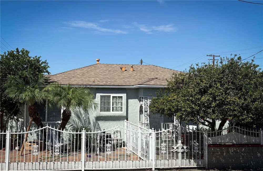 3929 E 56th Street Maywood, CA 90270