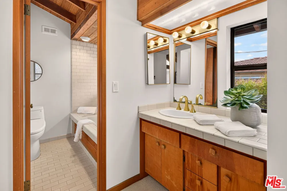 2106 Prosser Avenue Los Angeles, CA 90025