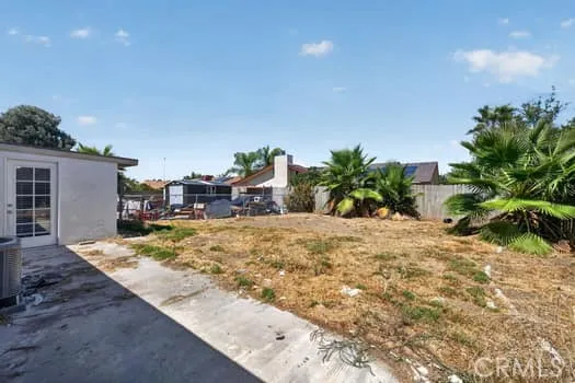 41420 Dixon Hemet, CA 92544