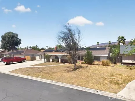 41420 Dixon Hemet, CA 92544