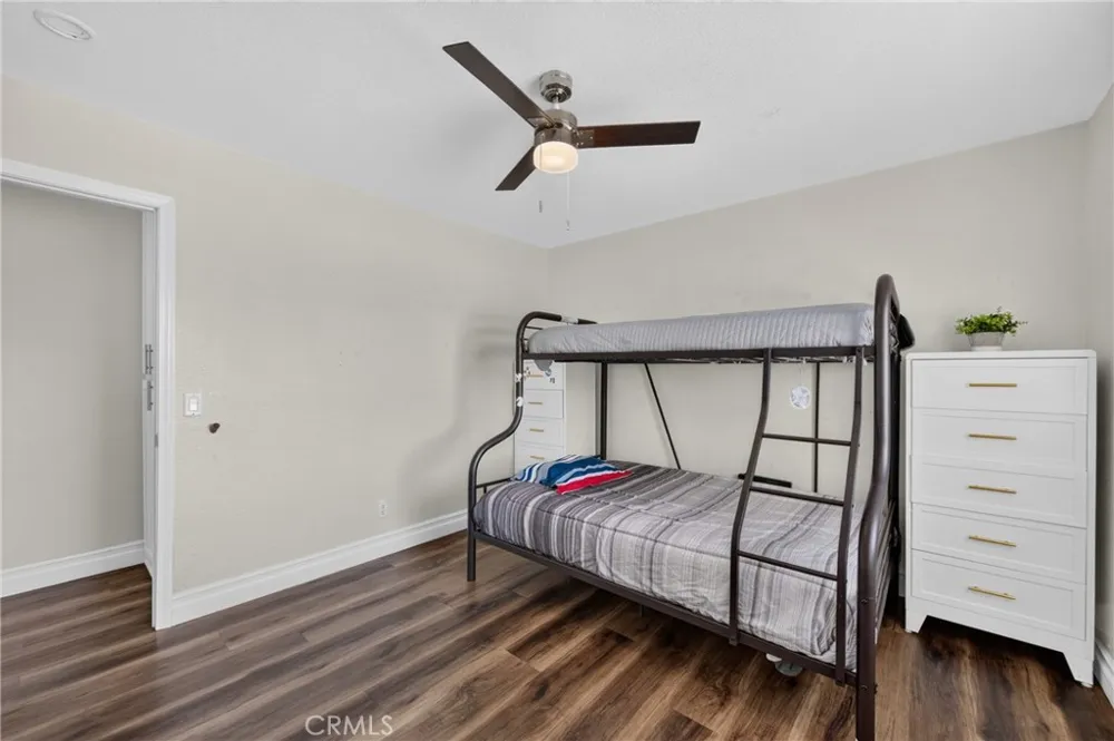 41420 Dixon Hemet, CA 92544