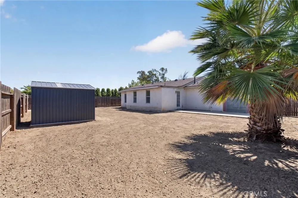 41420 Dixon Hemet, CA 92544