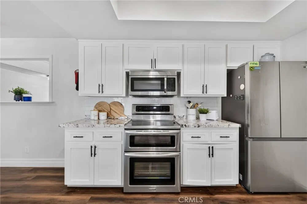 41420 Dixon Hemet, CA 92544