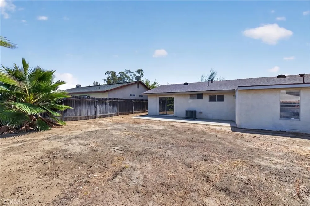 41420 Dixon Hemet, CA 92544