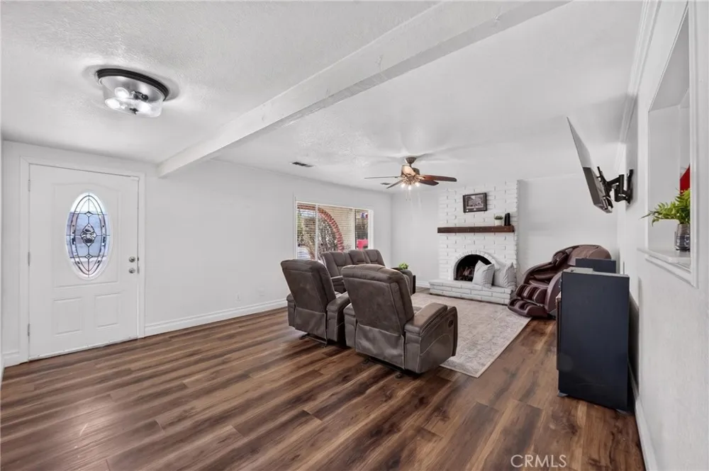 41420 Dixon Hemet, CA 92544