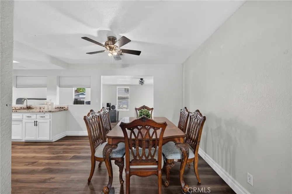 41420 Dixon Hemet, CA 92544