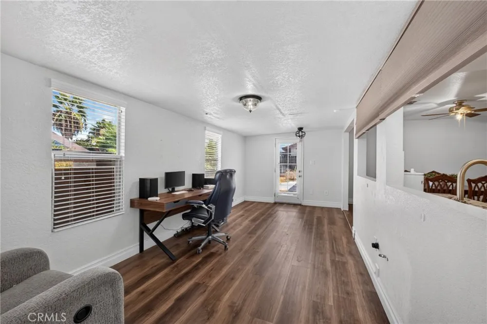 41420 Dixon Hemet, CA 92544